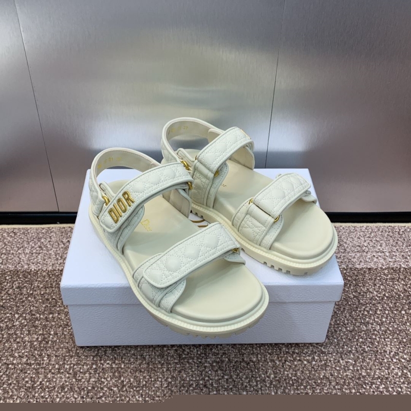 ch**an D*or sandals